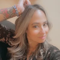 Angela Gavilanes's profile image