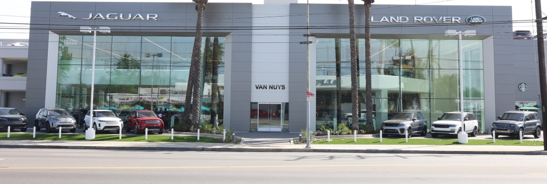 Land Rover Van Nuys's cover image