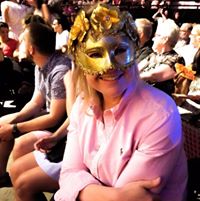 Laura Peters's profile image