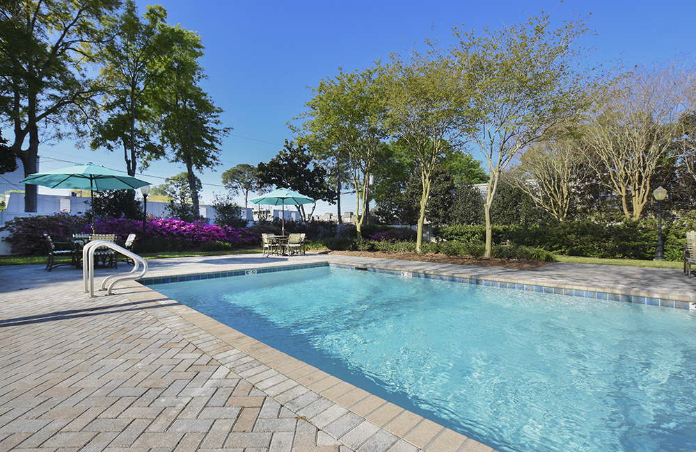 Park Oaks Reviews, Ratings Apartments near 1111 Lake Avenue , Metairie LA