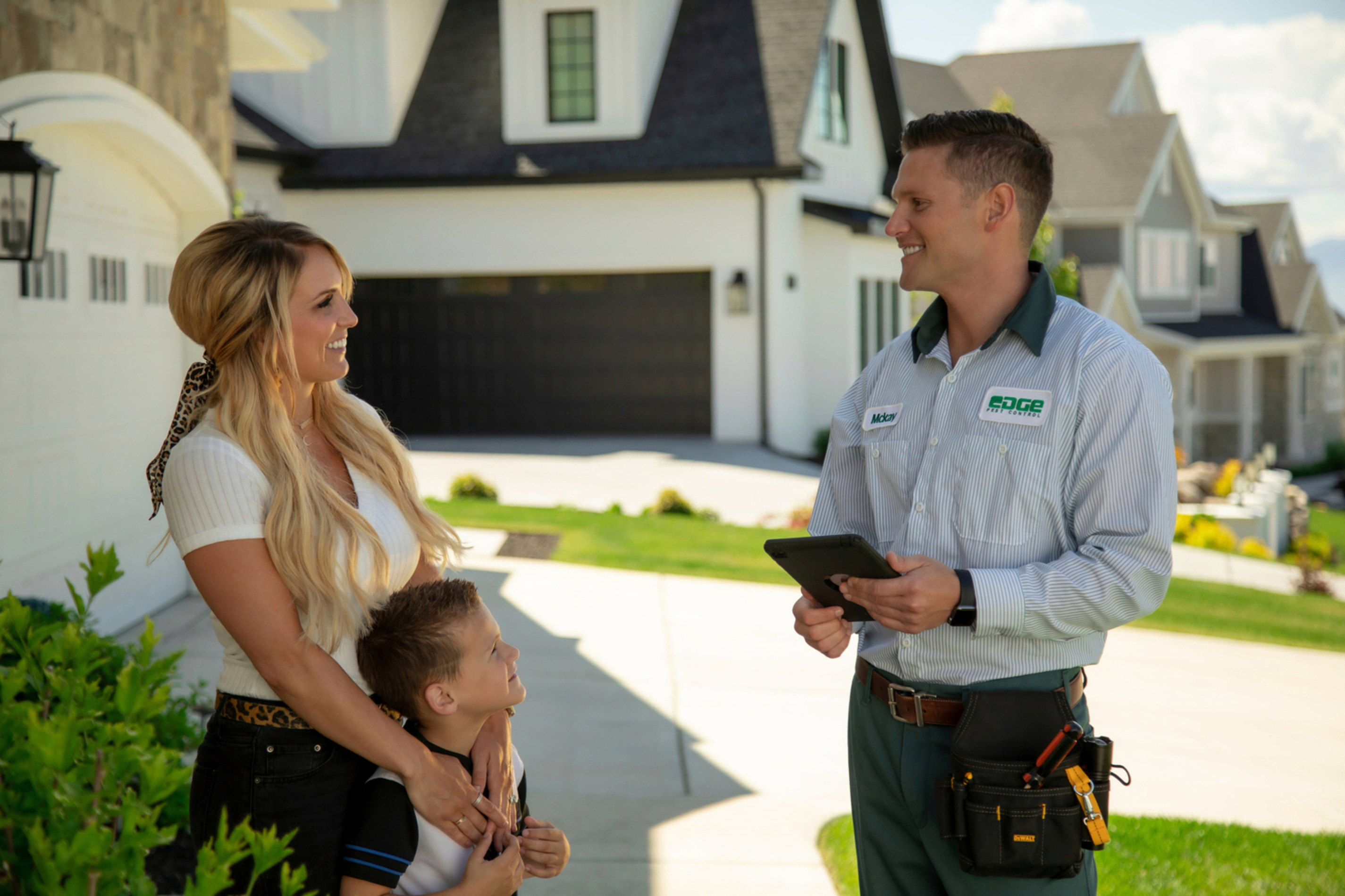 Saela Pest Control's cover image