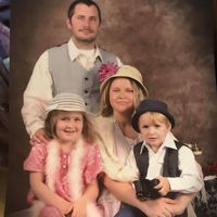 Sarah Dickey's profile image