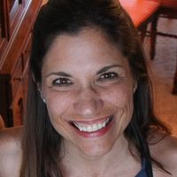 Elizabeth James's profile image