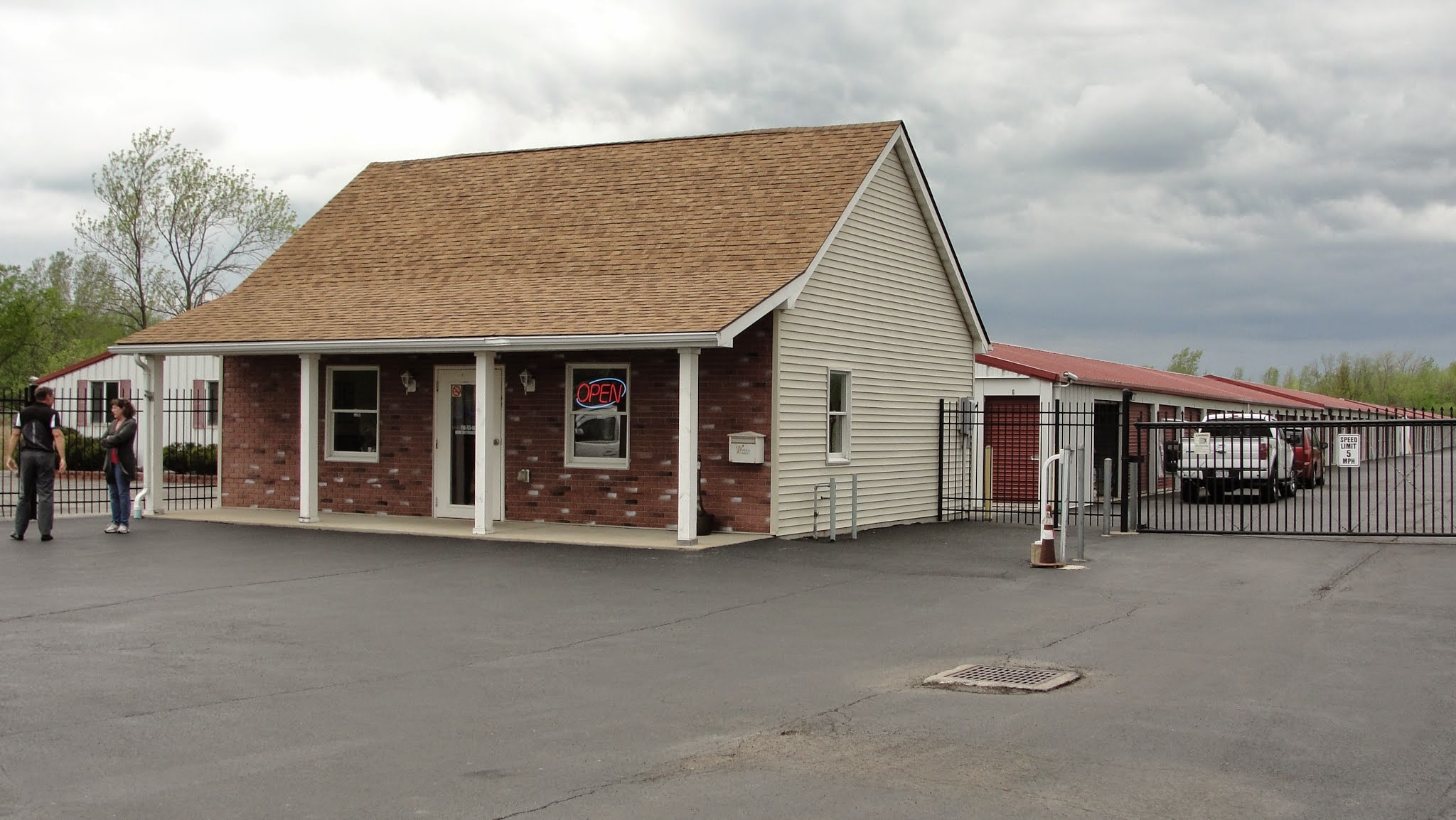 The Storage Mall Niagara Falls 18 Reviews Self Storage in Niagara