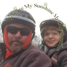 Carolyn's profile image