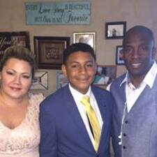 Angela's profile image