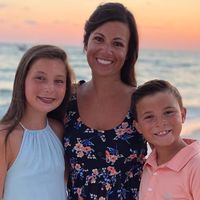 Julie Holcomb's profile image