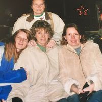 Lora Anderson's profile image