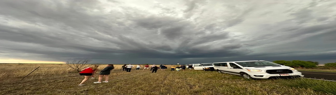 Storm Chasing Adventure Tours's cover image