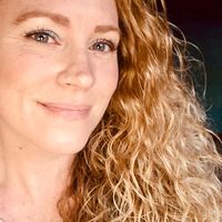 Lindsey Miller Petersen's profile image