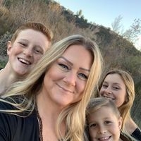 Taylor Nicole's profile image