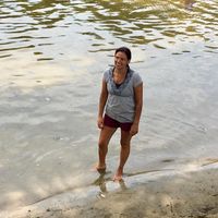 Elizabeth Bond's profile image