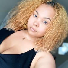 Corinne's profile image