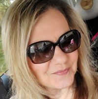 Rebecca Lynn's profile image