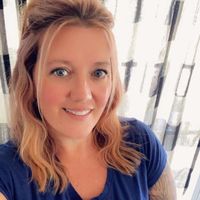 Nicole Peterson's profile image
