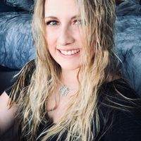 Lora Dogan's profile image
