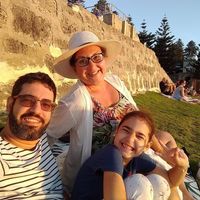 RodrigoMarcella Eduarda Pinheiro's profile image