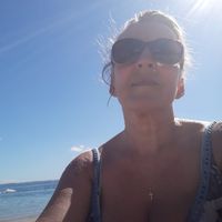 Dezi Sguras's profile image