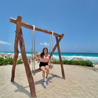 Lily Flores's profile image