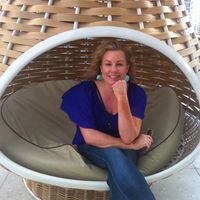 Lynne Davis's profile image
