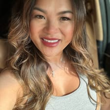 Lori's profile image