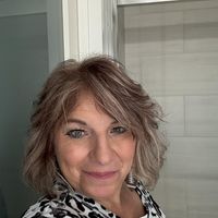 Lori Ramos's profile image