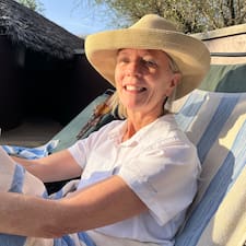 Suzanne's profile image