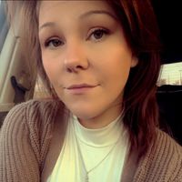 Julie Medves's profile image