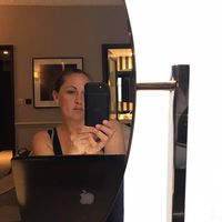 Colette Debarros's profile image