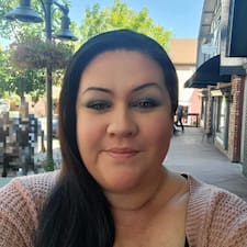 Roxann's profile image