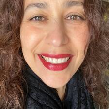 Majda's profile image