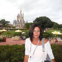 Laura Thomas's profile image