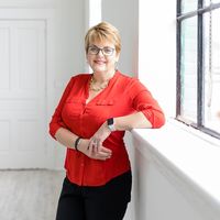 Julie Canfield's profile image