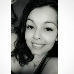 Yadira E's profile image