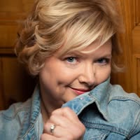 Angela Dobbins's profile image