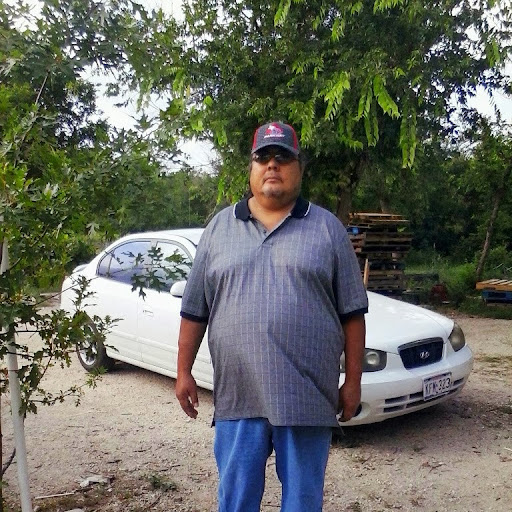 Dennis Flores's profile image