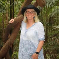 Julie Wright's profile image