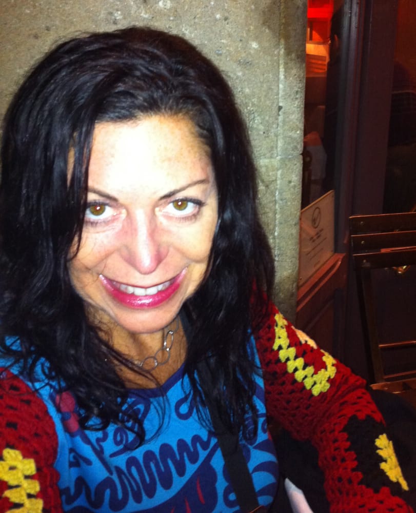 lori F.'s profile image