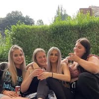 Sandra Helen's profile image