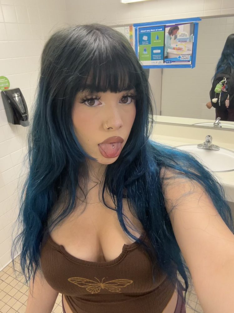 victoria -.'s profile image