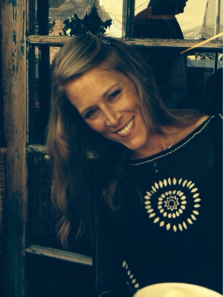 julianne r.'s profile image
