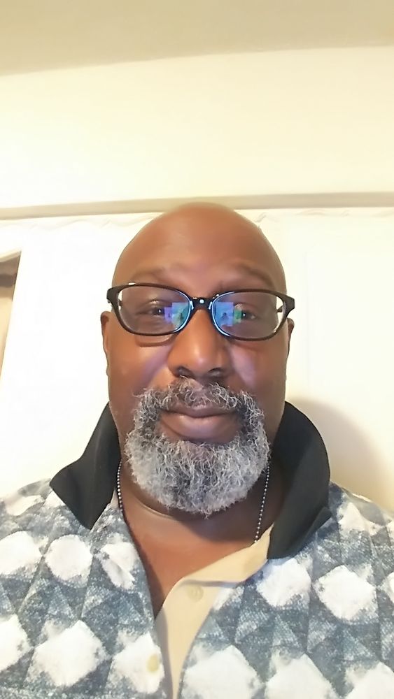 Larry J.'s profile image