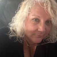 Susan Boltwood Lindlau's profile image