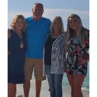 Tracy Estes's profile image