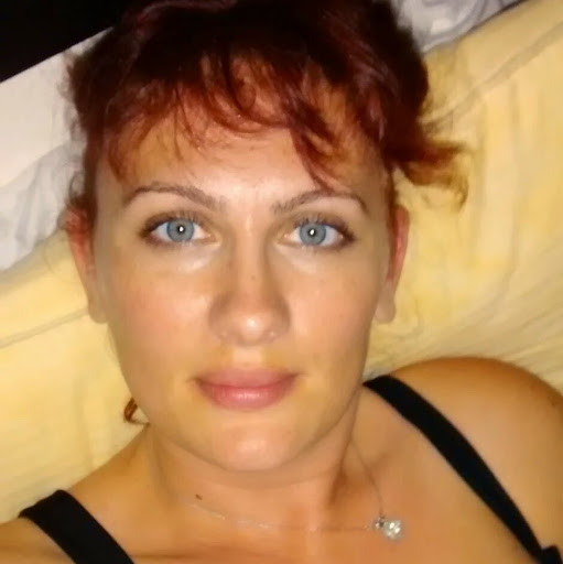 Laura Thompson's profile image