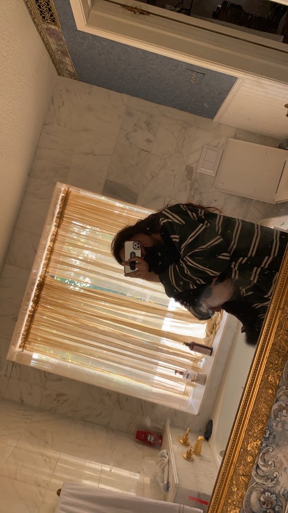Elva H.'s profile image