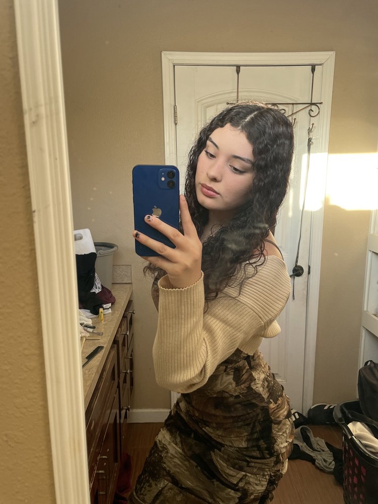 leslie m.'s profile image