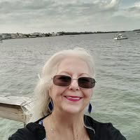 Lorraine Yoder's profile image
