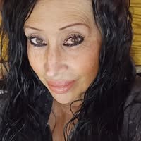 Sylvia Flores's profile image