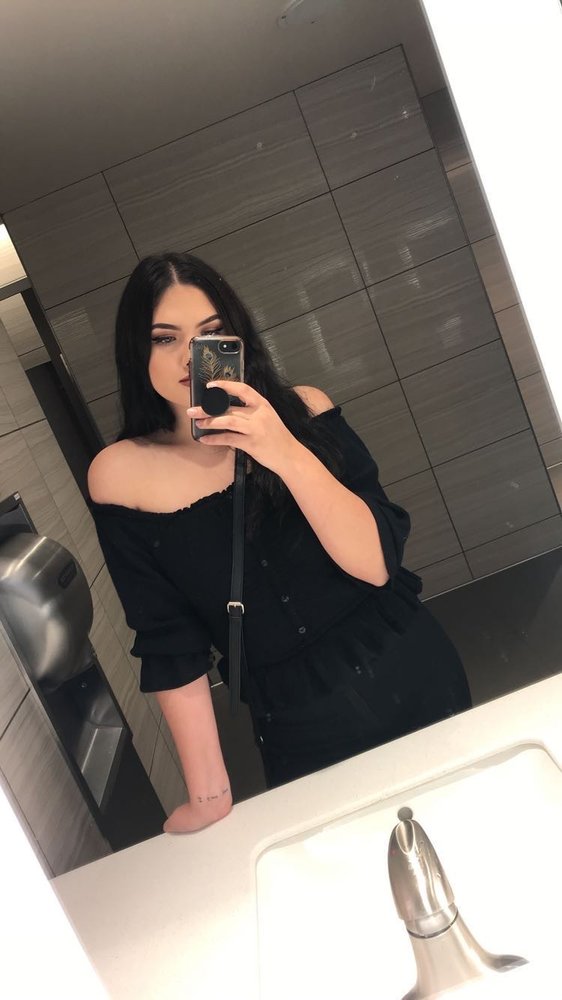 Jenina L.'s profile image